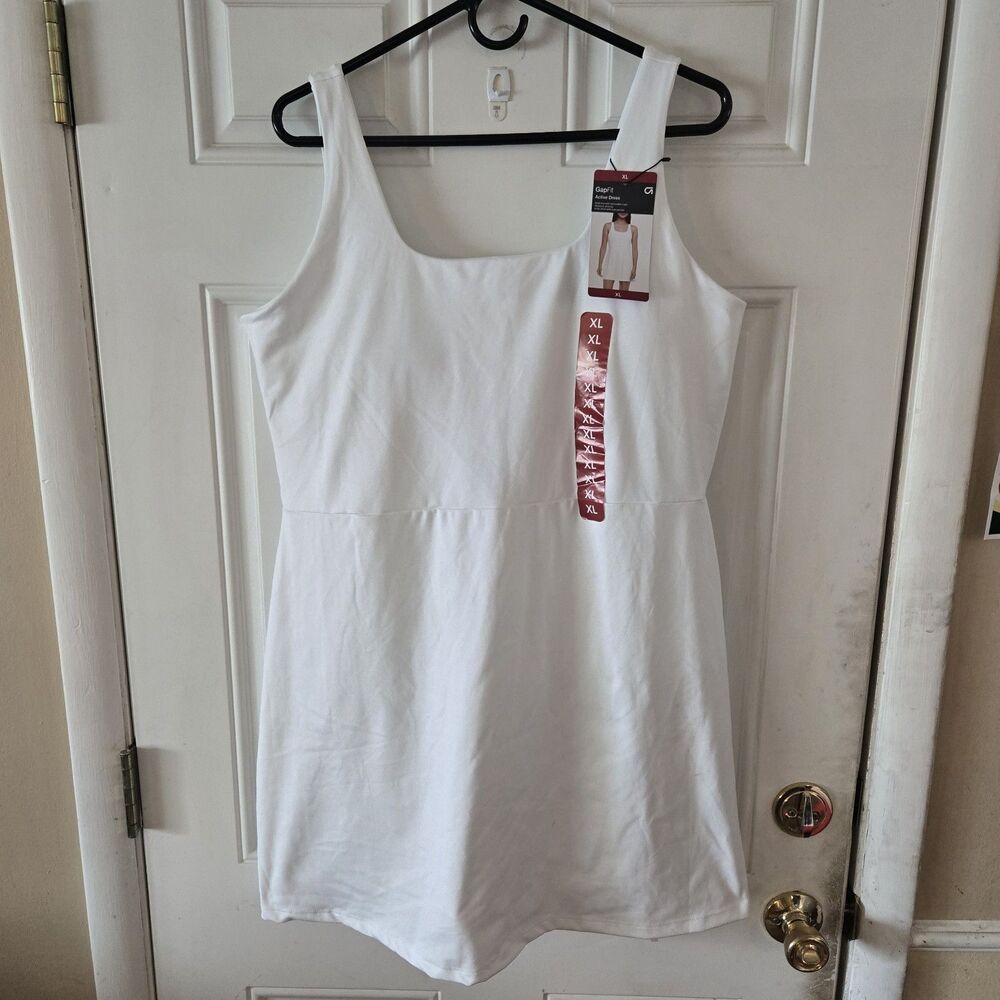 GapFit Active Tank Dress Women XL White NWT Tennis Golf Pickleball Workout Skort